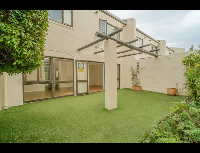 3 BEDROOM PROPERTY TO RENT IN MEADOWRIDGE